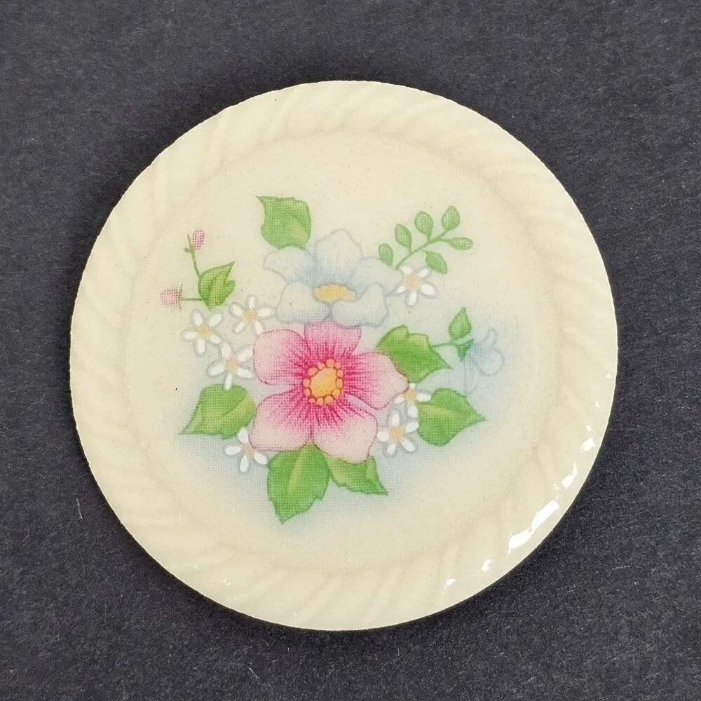Vintage AVON 1984 SPRING BOUQUET Porcelain Round‎ Disc Brooch Pin Floral Design